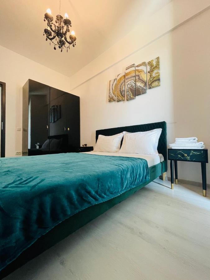 Family Apartment Near Palas Mall ยาช ภายนอก รูปภาพ